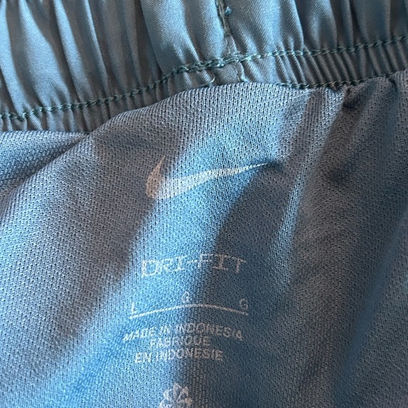 Nike dri-fit shorts - Picture 3 of 3